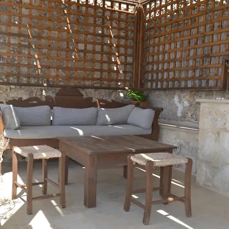 Dom wakacyjny Eco With Pool Vederoi